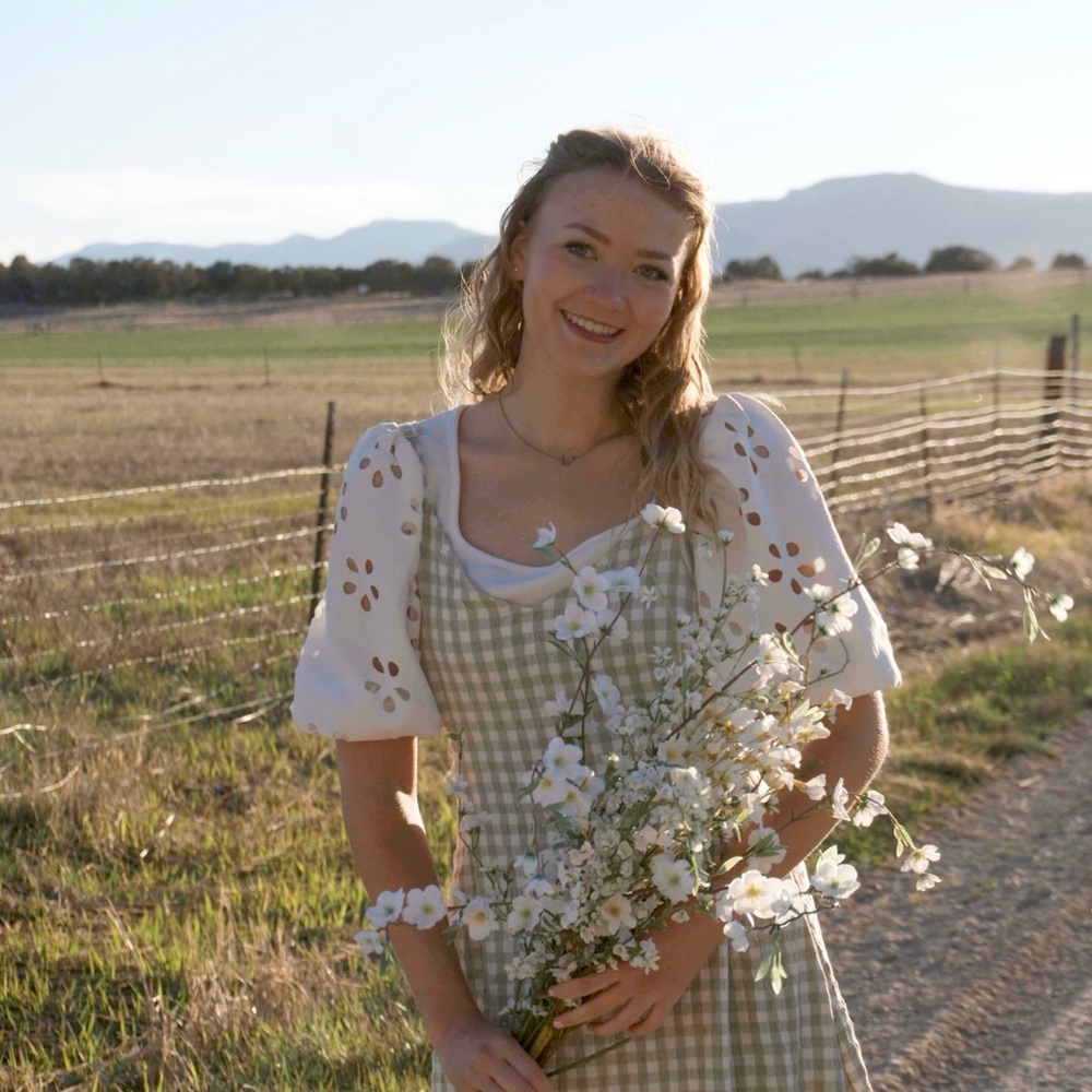 Meet your Posher, Anjolee